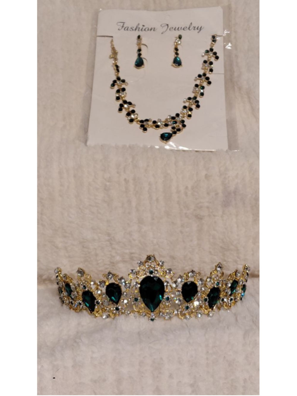 Gold and Green Fashion Jewelry Necklace and Tiara Set One Size Excellent Qualit